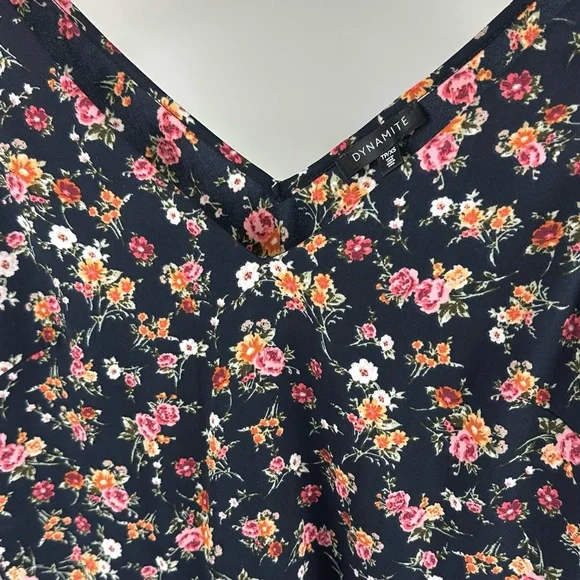 🌸 3 for $25 Dynamite V-Neck Camisole - Picture 4 of 6